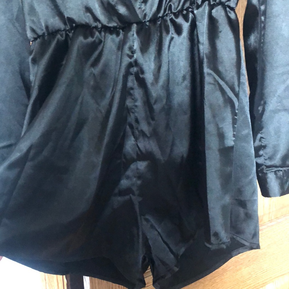 Pretty little thing romper - Picture 4 of 4